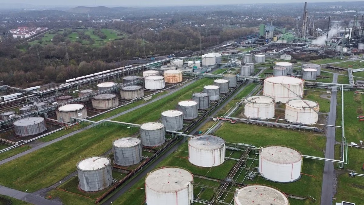 ৪০ কোটি ব্যারেল তেল ছাড়ার অনুমোদন দিল আন্তর্জাতিক জ্বালানি সংস্থা