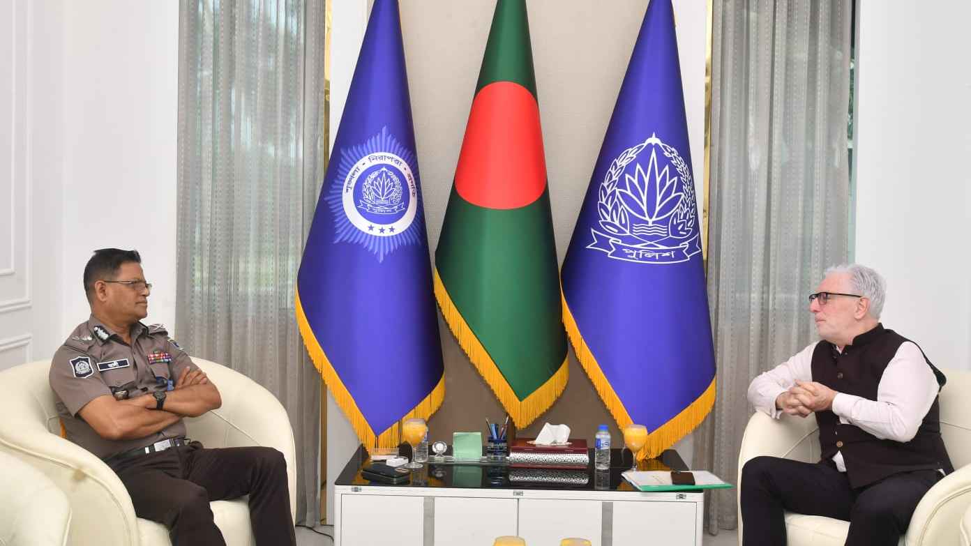 আইজিপির সঙ্গে আয়ারল্যান্ডের রাষ্ট্রদূতের সাক্ষাৎ