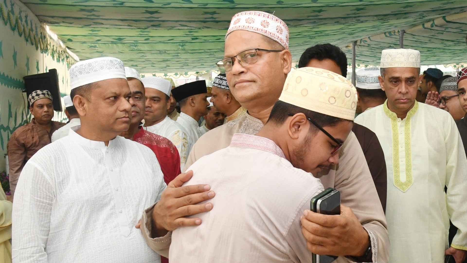 রাজারবাগে ঈদের নামাজ আদায় করলেন আইজিপি