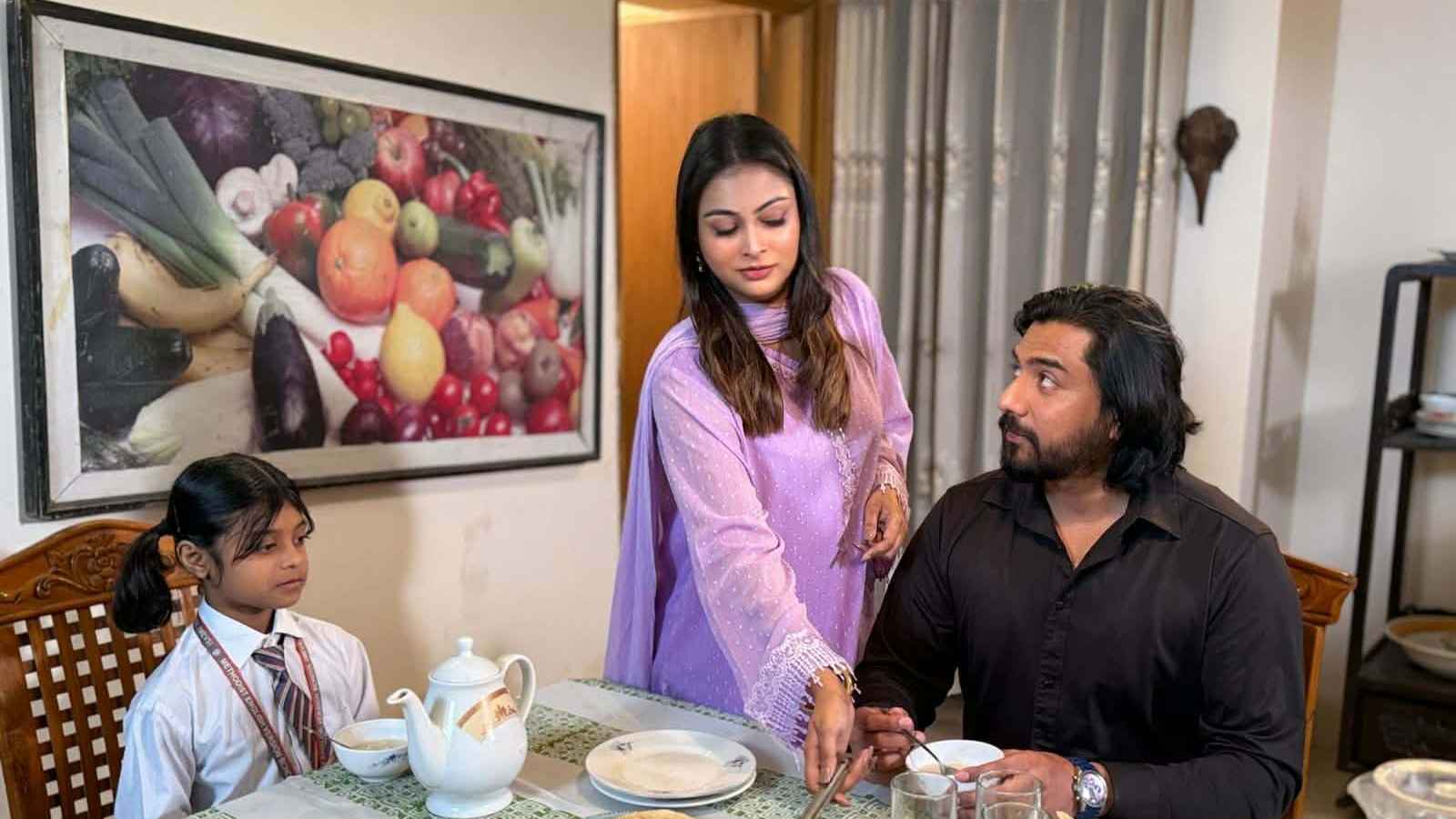 মধ্যবিত্তের টানাপোড়েনের গল্প নিয়ে নাটক ‘থাকে তবু ভালোবাসা’