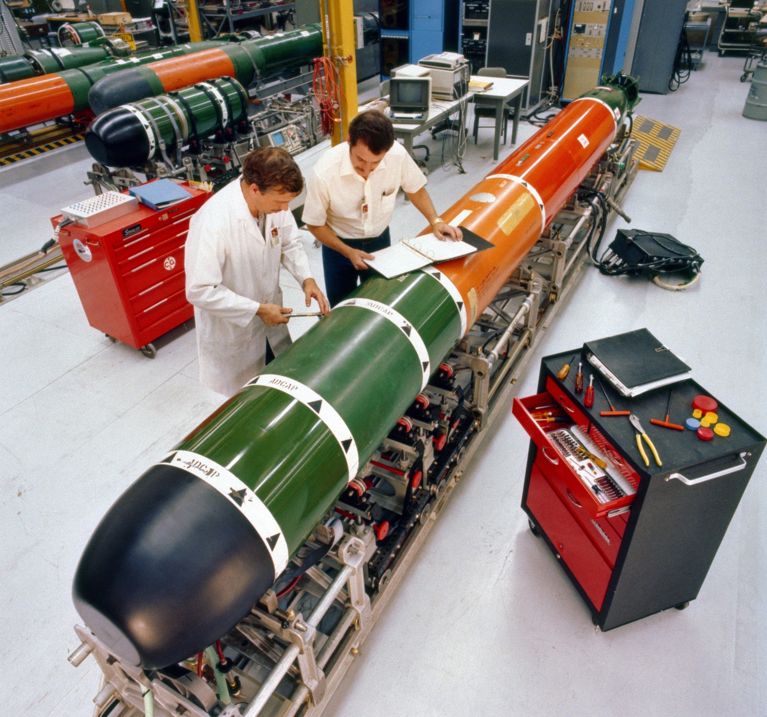 Mk_48_torpedo_maintenance_1982