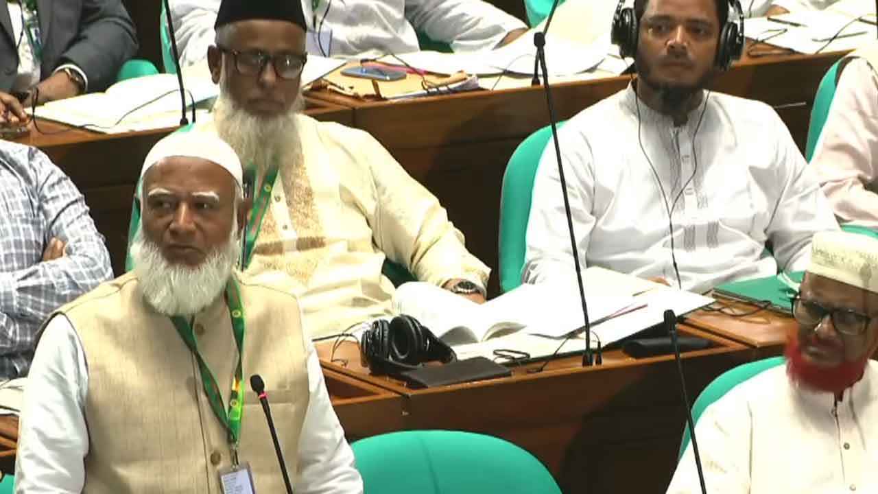 সংবিধান সংস্কার নিয়ে আলোচনার দাবি বিরোধীদলীয় নেতার