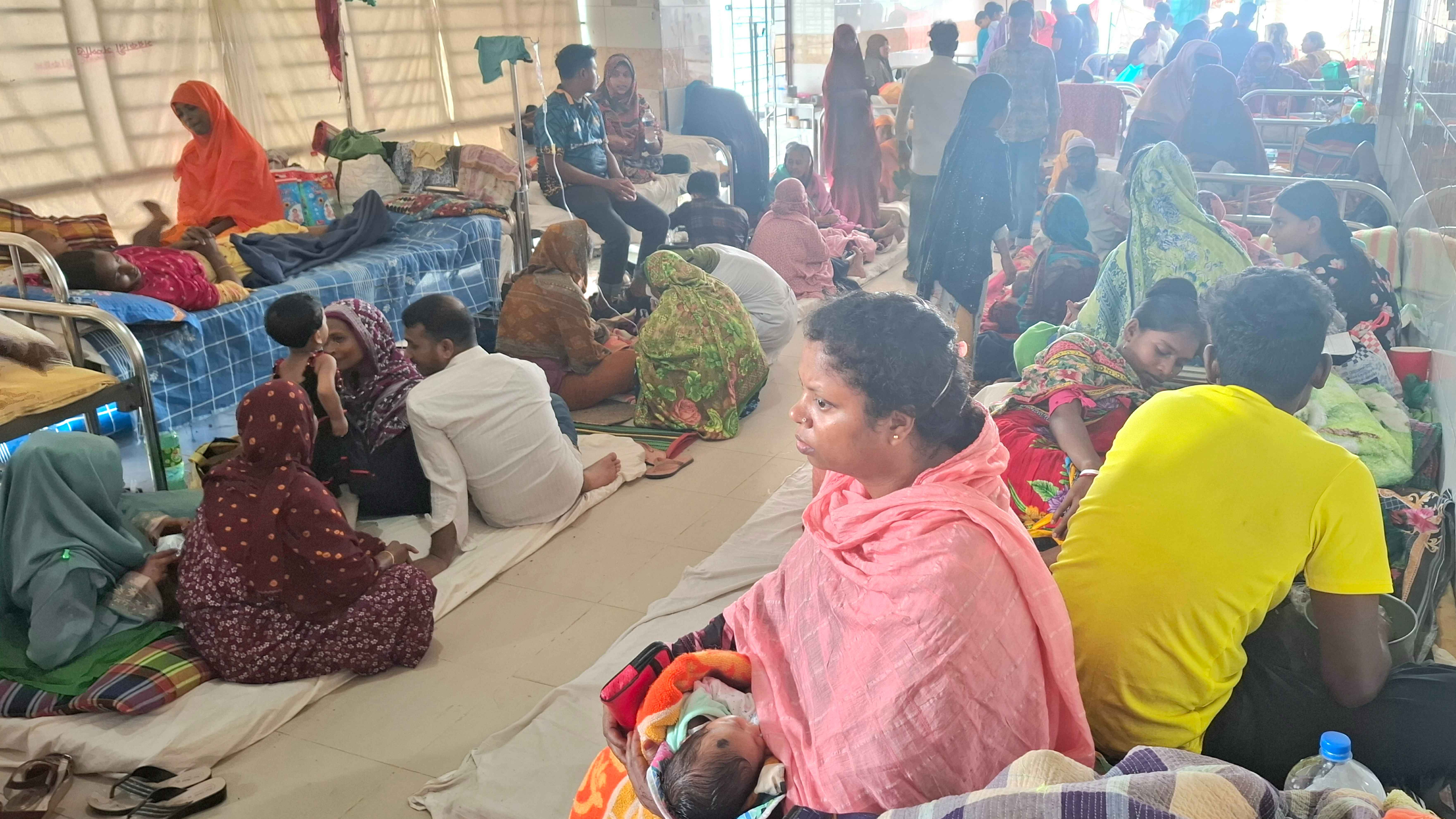 নওগাঁয় বেড়েছে হামের প্রাদুর্ভাব, চিকিৎসাসেবা নিয়ে অসন্তোষ