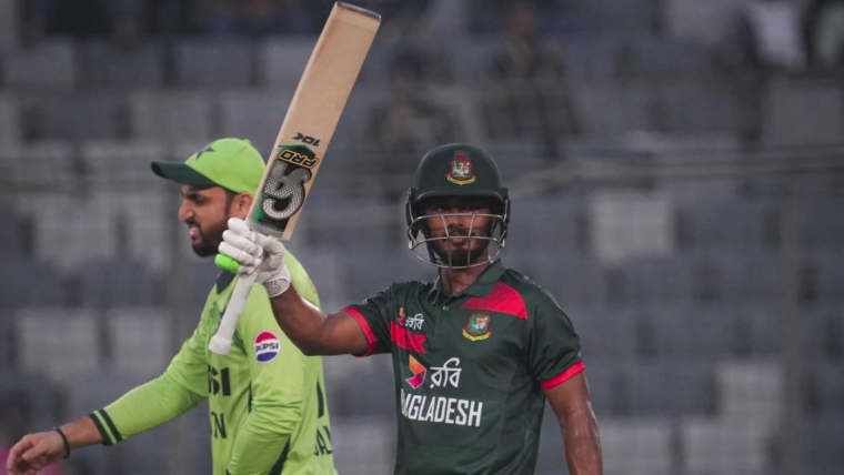 একশ রানের উদ্বোধনী জুটির পর ফিরলেন সাইফ