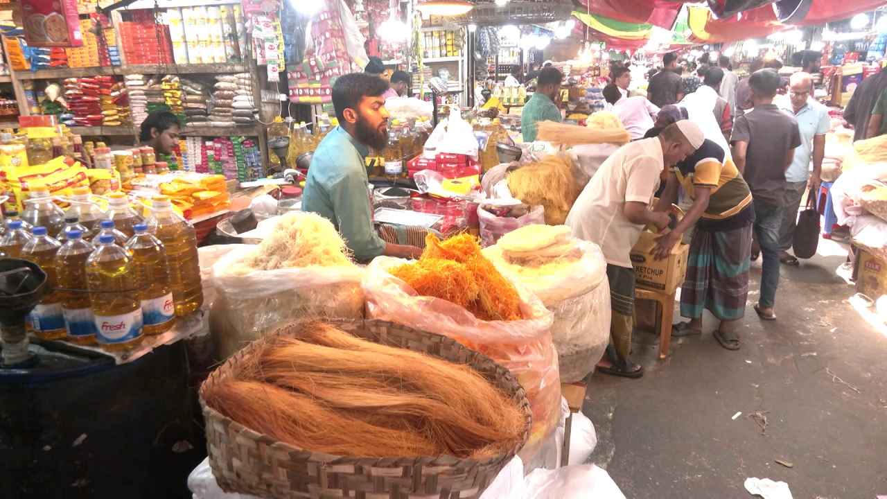 শেষ সময়ে জমজমাট সেমাইয়ের বাজার