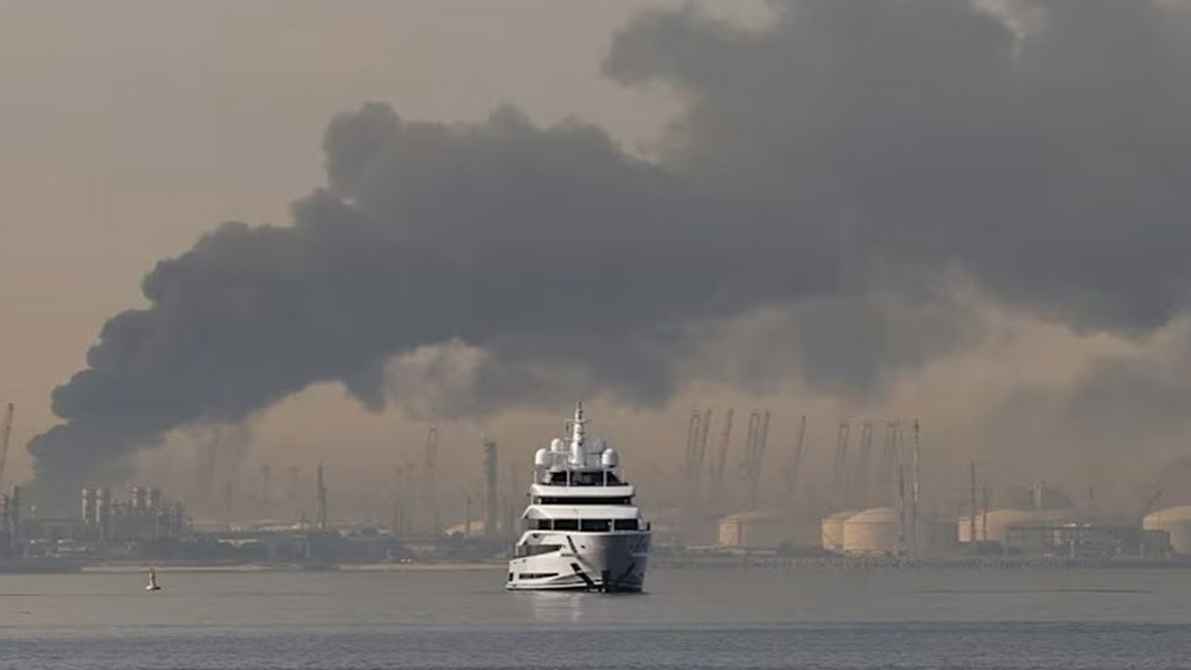 দুবাই বন্দরে কুয়েতি তেলবাহী ট্যাংকারে ইরানের হামলা
