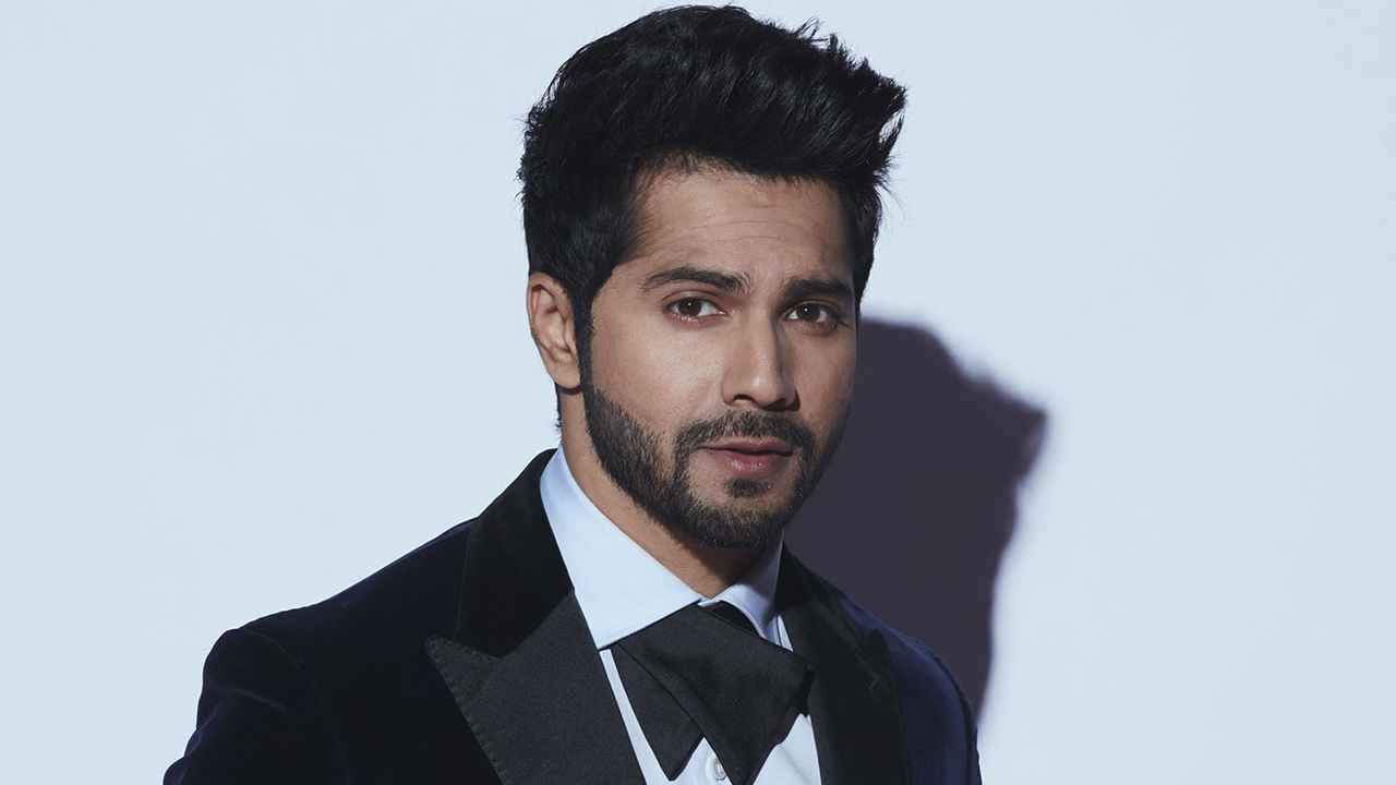 অটোতে করে স্কুলে যেতেন, শৈশব কেটেছে অভাবে— কে এই বলিউড তারকা