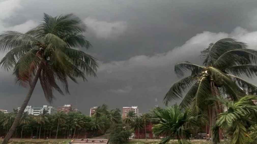 সকালের মধ্যেই ৬০ কিলোমিটার বেগে ঝড় হতে পারে যেসব জেলায়