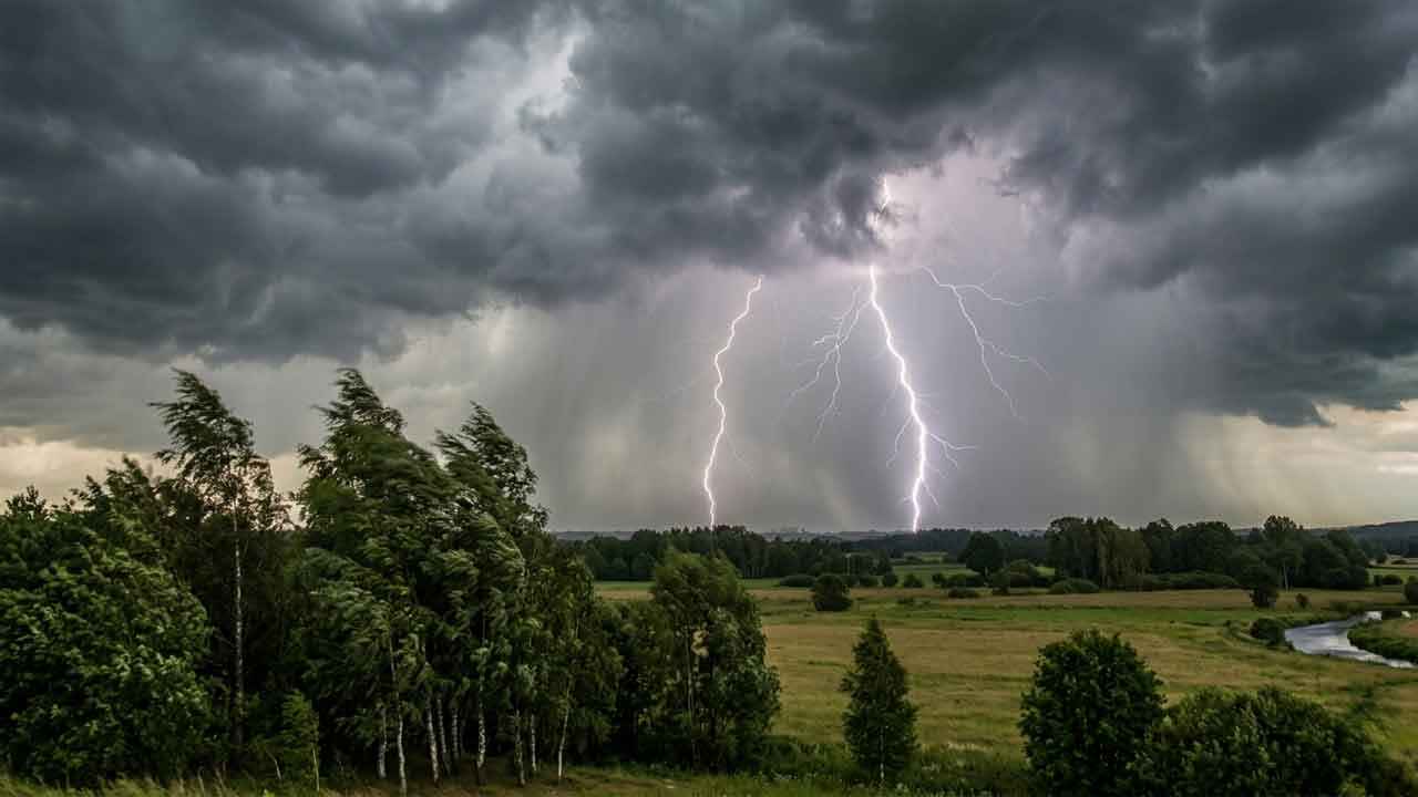 বৃষ্টি-বজ্রপাতের সম্ভাবনা পাঁচ দিন, কোথাও হতে পারে শিলাবৃষ্টি