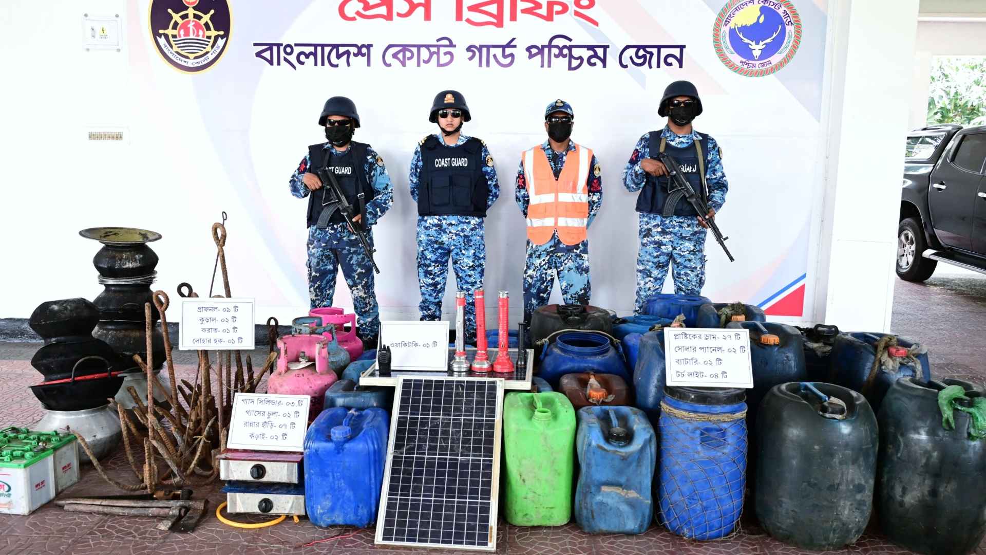 সুন্দরবনে ‘ছোট সুমন বাহিনী’র আস্তানা ধ্বংস, মালামাল জব্দ