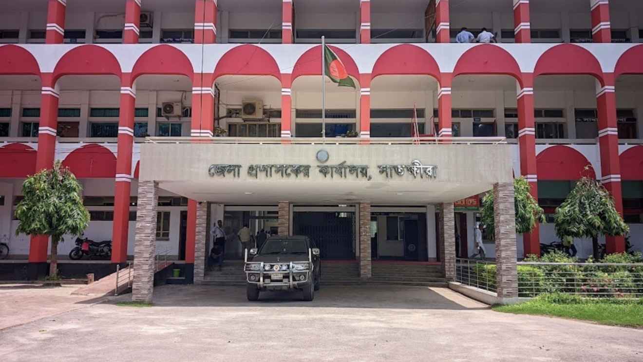 সাতক্ষীরায় তেল নিতে লাগবে ডিসির ফুয়েল কার্ড, বাইকের জন্য আলাদা সময়