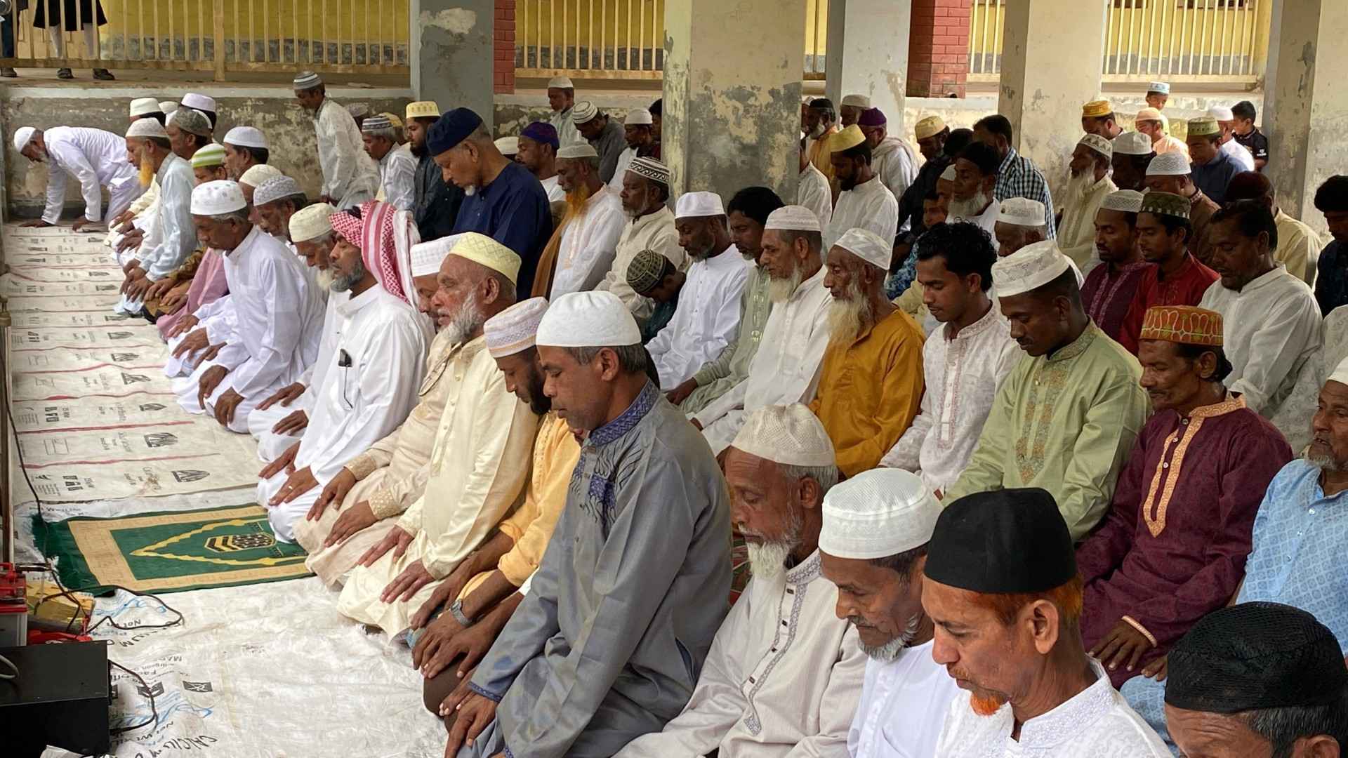 পিরোজপুরে ১০ গ্রামে ঈদ উদযাপন