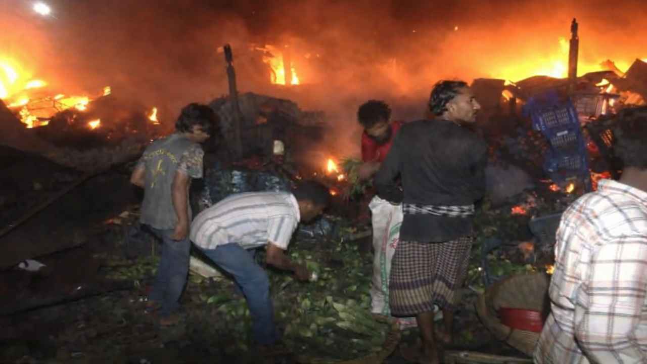 রাজধানীর রায়েরবাজার কৃষিমার্কেটের আগুন নিয়ন্ত্রণে