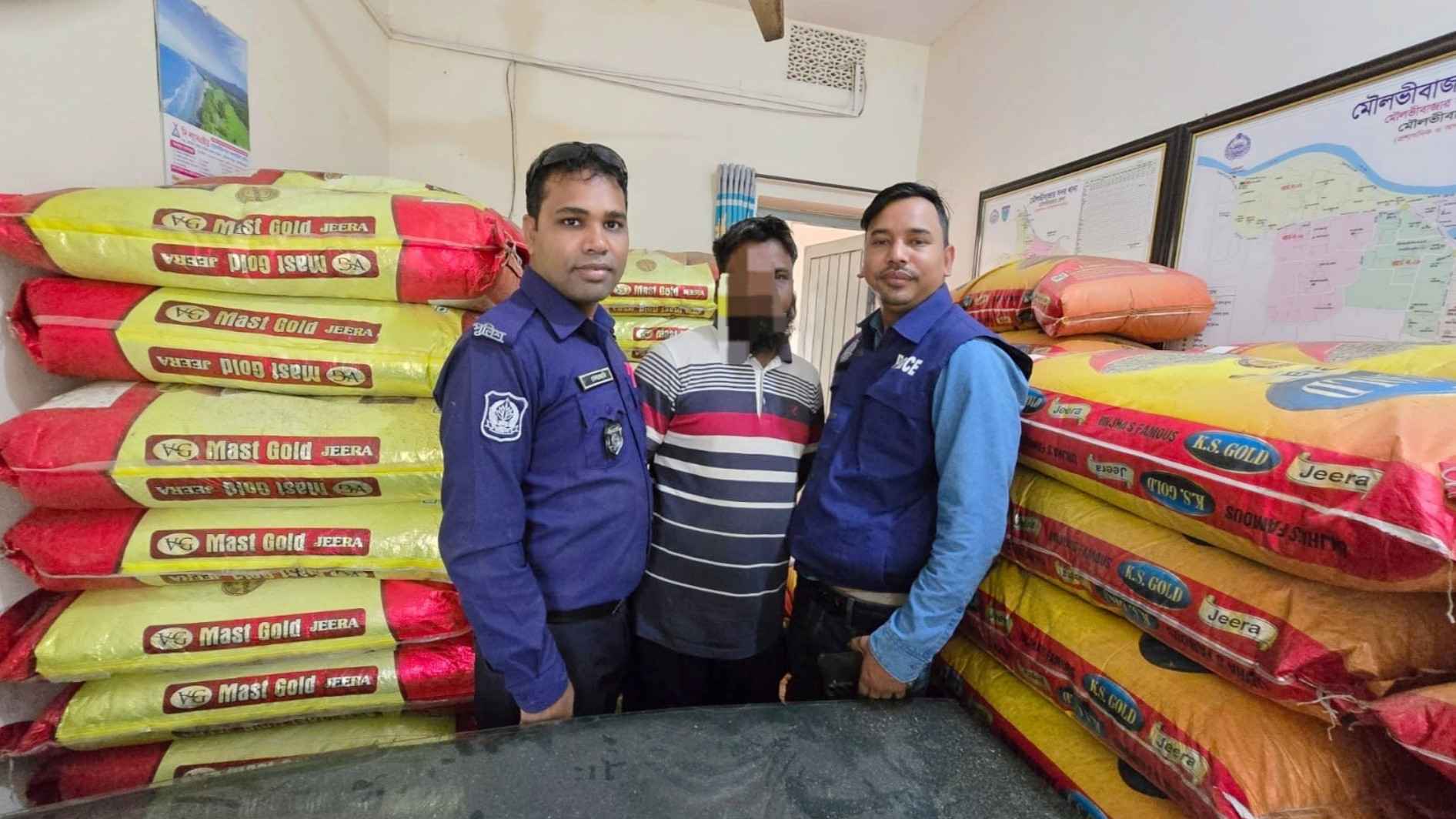 মৌলভীবাজারে ১১০ বস্তা ভারতীয় জিরা জব্দ, গ্রেফতার ১