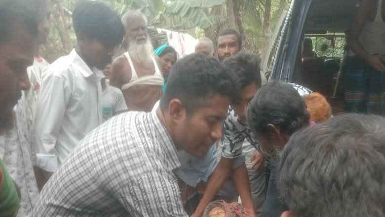 চাঁদপুরে গাছ থেকে পড়ে শ্রমিকের মৃত্যু