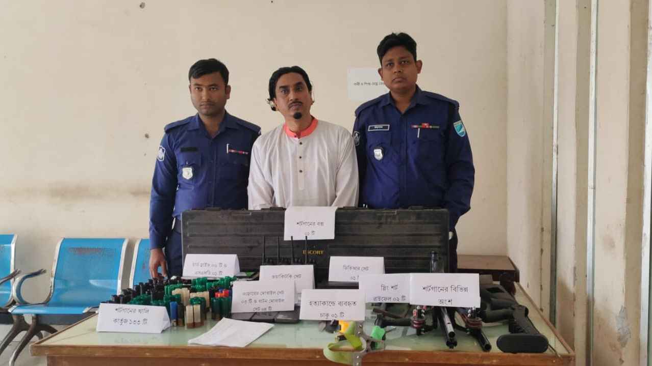 খাদেম হত্যা মামলায় অস্ত্রসহ আটক সুরেশ্বর গদীনশীন পীর