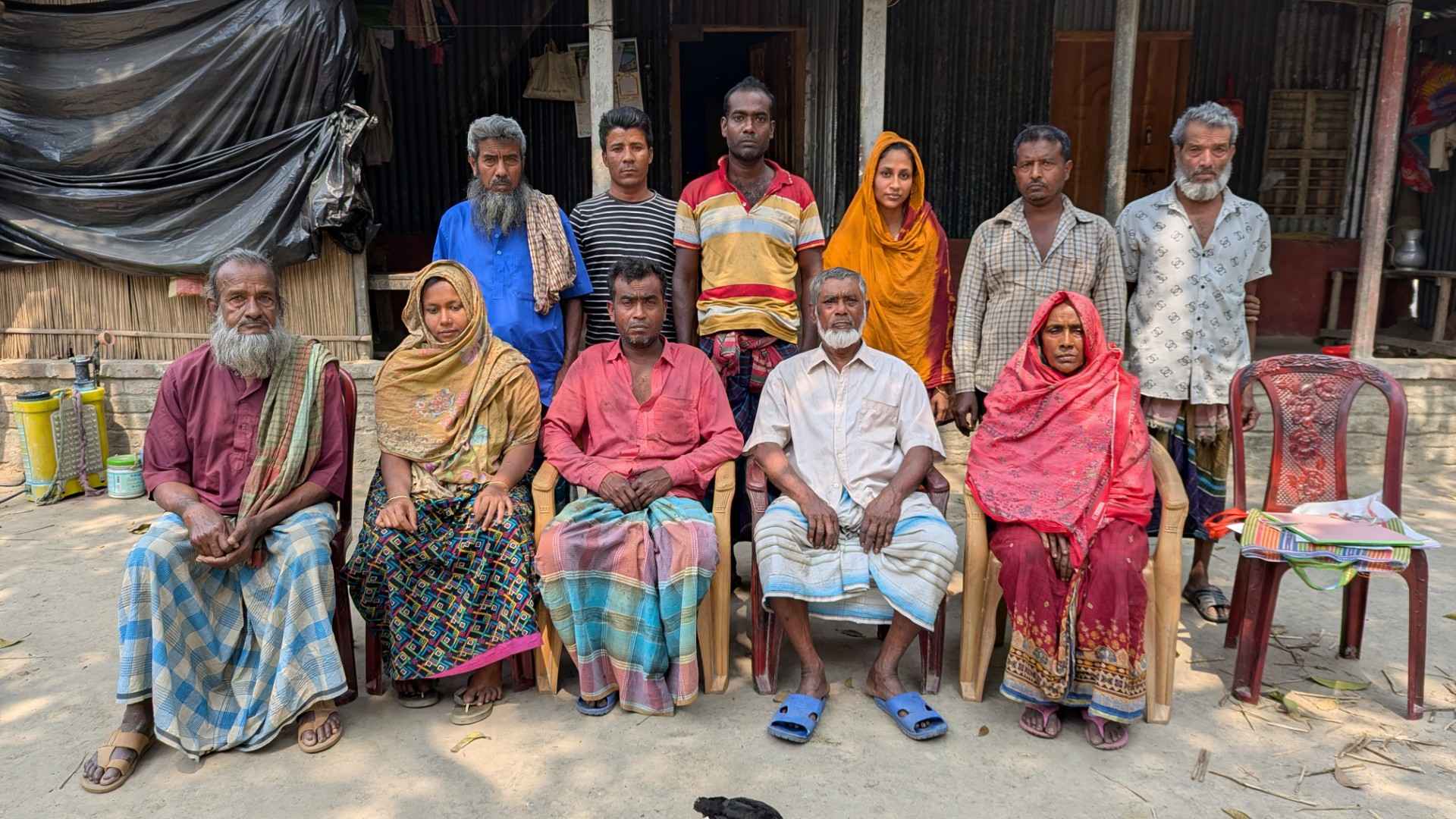 ২৫ বছর পর বসতভিটায় হামলা, পরিবার নিয়ে কোথায় যাবেন বৃদ্ধ হারেজ মোল্লা