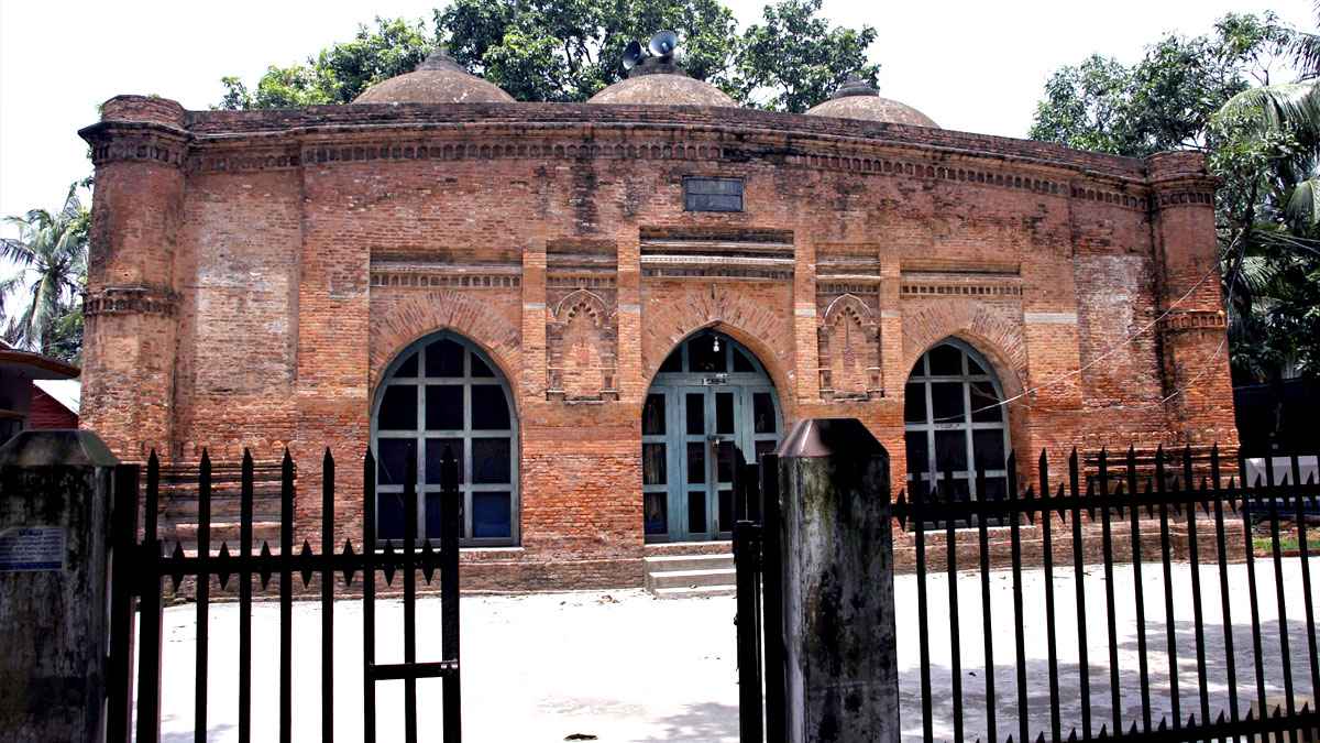 মুন্সিগঞ্জের বাবা আদম মসজিদ: ৫ শতাব্দী ধরে একদিনও বন্ধ হয়নি আজান