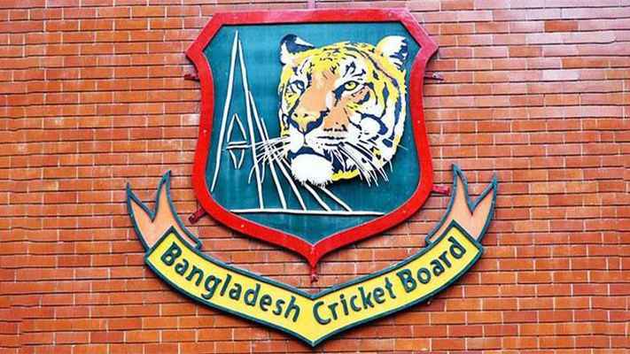 সরে দাঁড়ালেন বিসিবি পরিচালক আমজাদ হোসেন