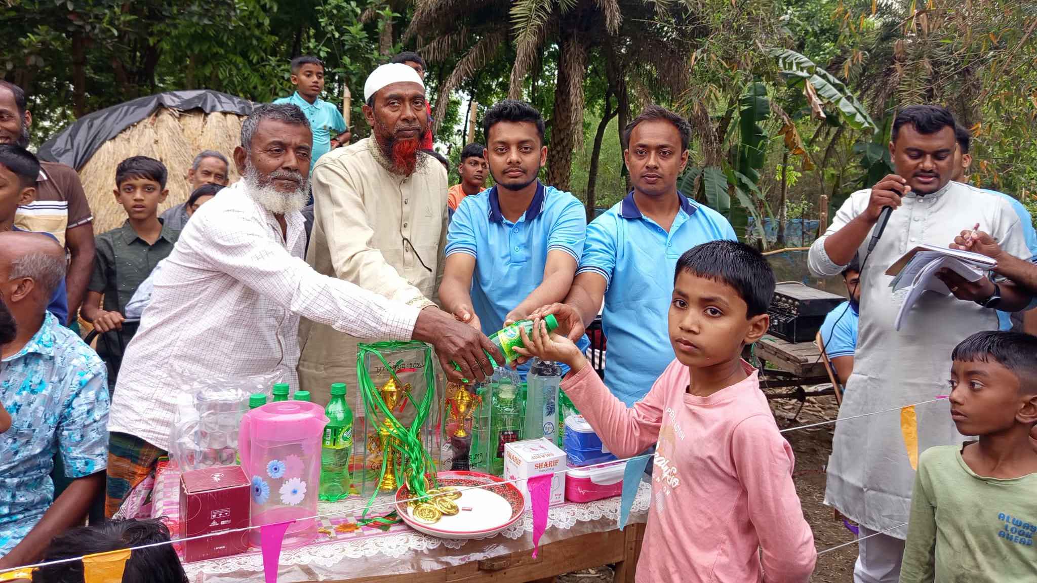 মেহেরপুরে ঈদ আনন্দে গ্রামীণ ক্রীড়া প্রতিযোগিতা, মাতোয়ারা নারী-পুরুষ