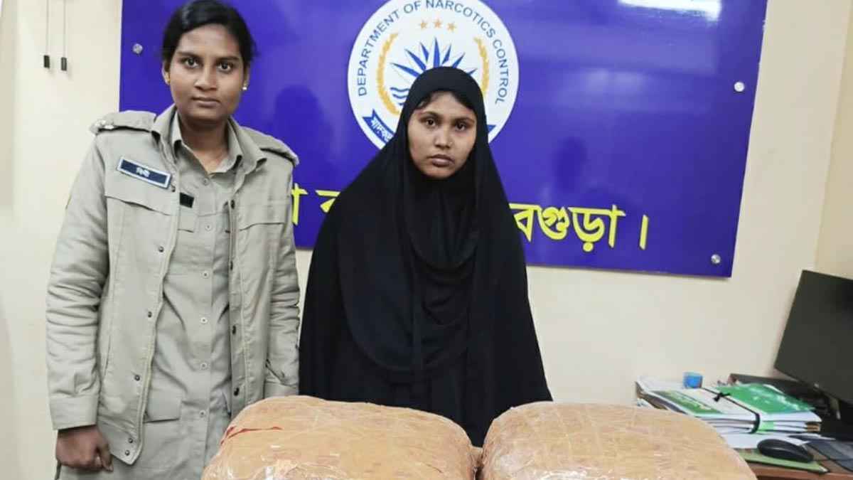 স্বামী জেলে যেতেই হাল ধরলেন স্ত্রী, ১৬ কেজি গাঁজাসহ আমেনা গ্রেফতার