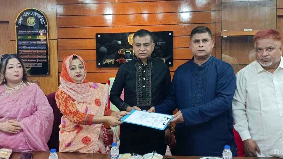 ব্রাহ্মণবাড়িয়া জেলা পরিষদের দায়িত্ব নিলেন প্রশাসক সিরাজুল ইসলাম