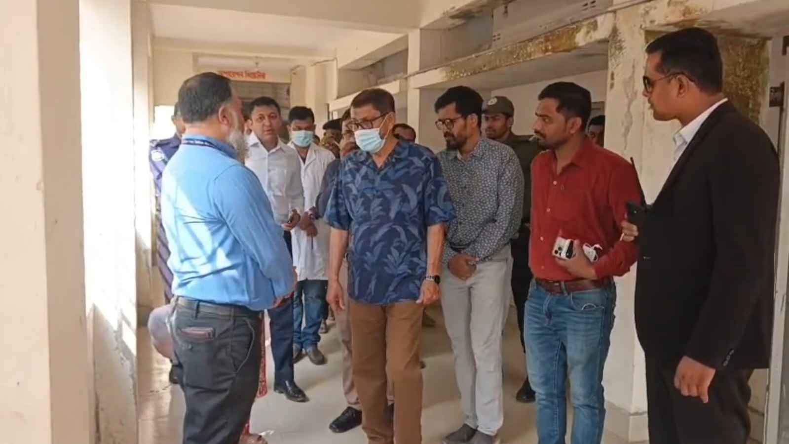 নরসিংদীর হাসপাতালে আকস্মিক স্বাস্থ্যমন্ত্রী, অনুপস্থিত ৮ চিকিৎসক