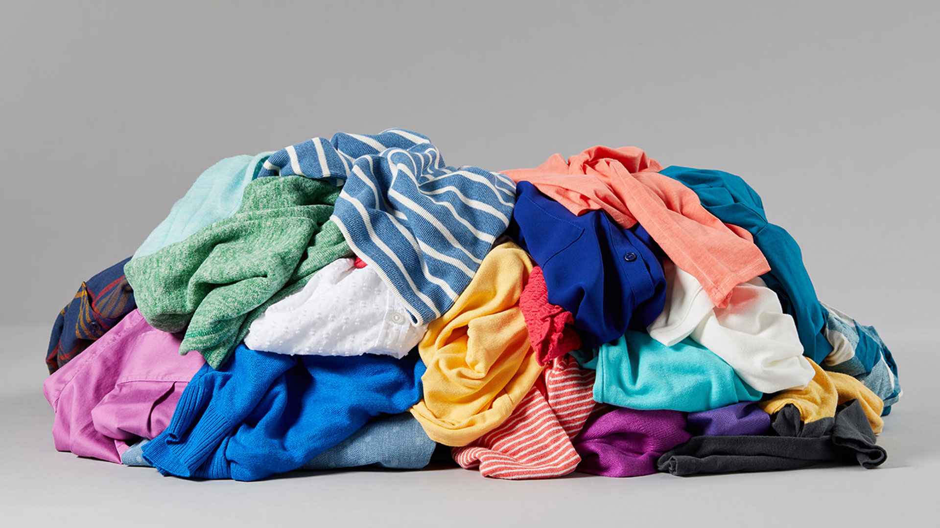 রঙিন পোশাক মলিন হয় ছোট্ট কিছু ভুলে, করণীয় জানুন