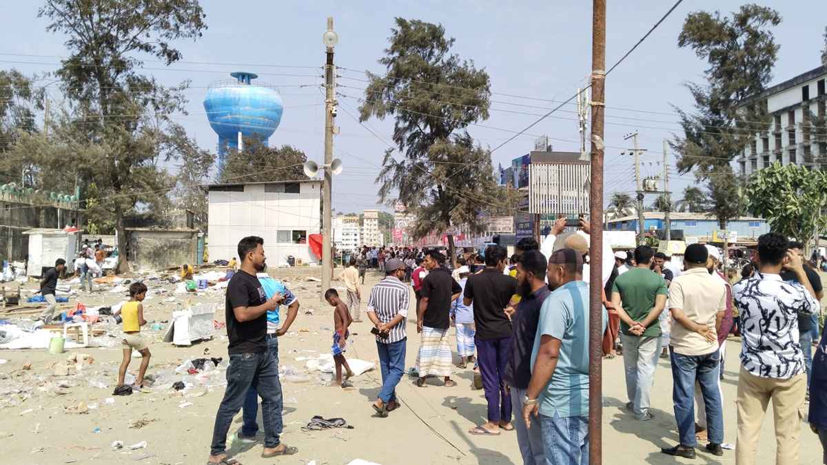 কক্সবাজার সমুদ্রসৈকতে ৬ শতাধিক স্থাপনা উচ্ছেদ