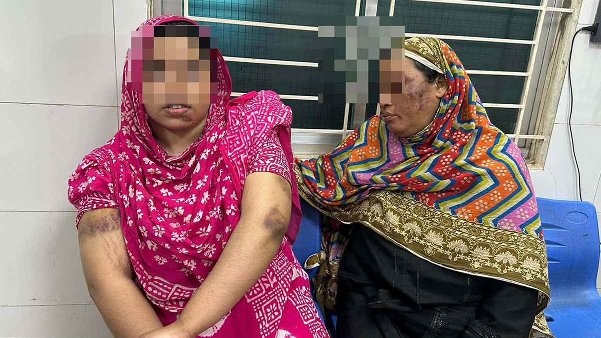 ঘুষের টাকা ফেরত চাওয়ায় কারাদণ্ড, মুক্তি পেলেন সেই মা-মেয়ে