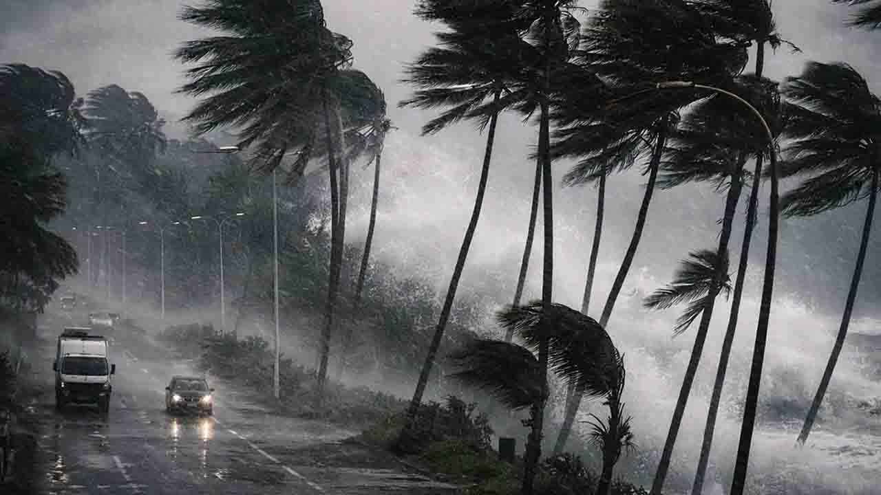 ১৫ জেলায় ৬০ কিমি বেগে ঝড়-বৃষ্টির আভাস