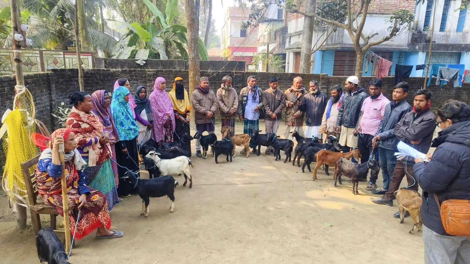 ঠাকুরগাঁওয়ে অসহায়দের মাঝে ছাগল ও টিউবওয়েল বিতরণ