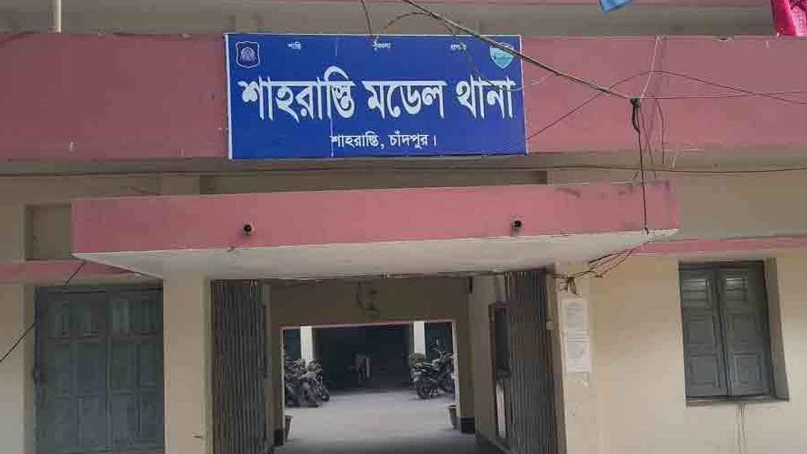 ধর্ষণের অভিযোগে বাড়িতে তালা দিল বিক্ষুব্ধ জনতা