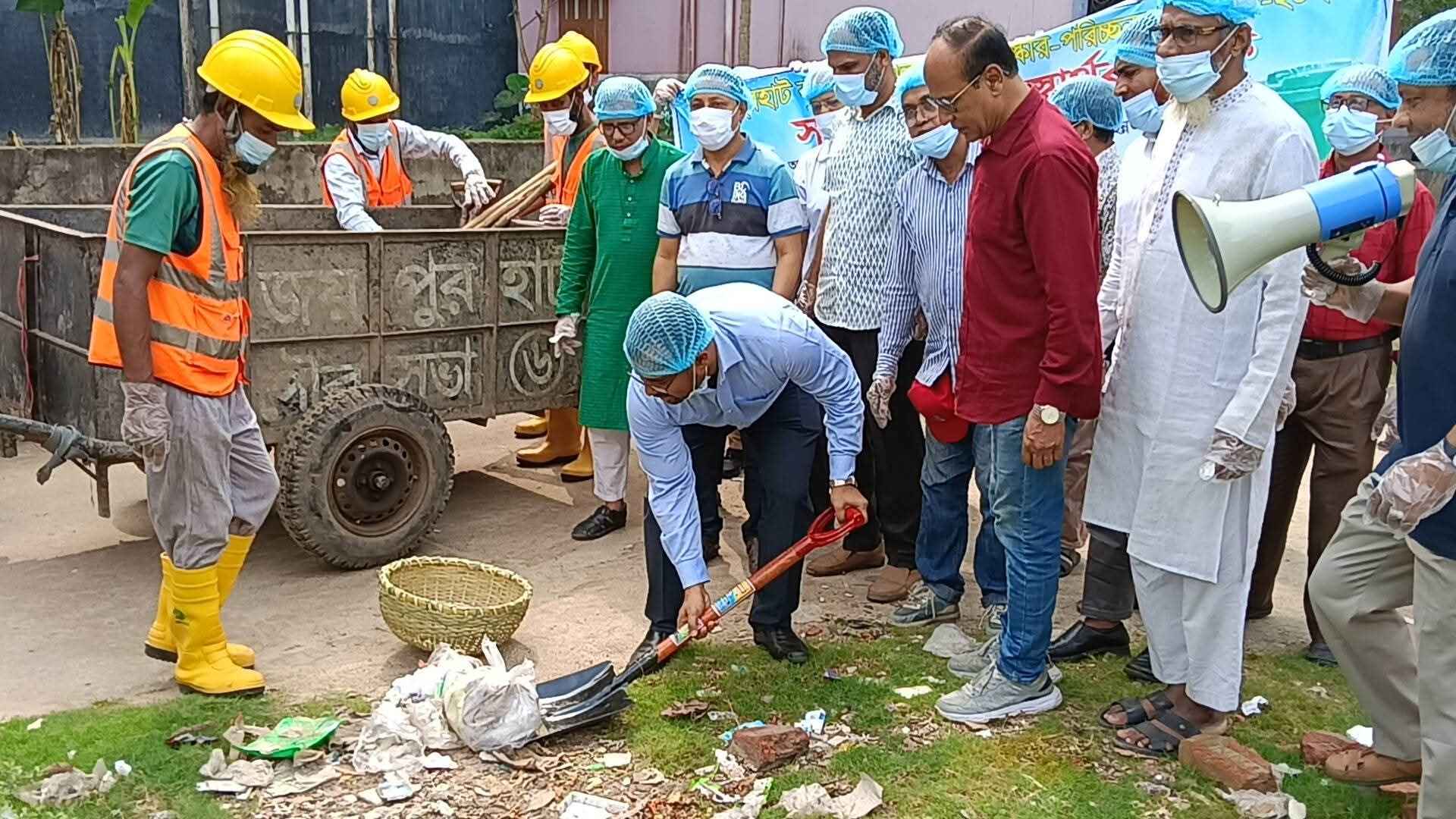 জয়পুরহাট শহরে পরিচ্ছন্নতা অভিযান শুরু