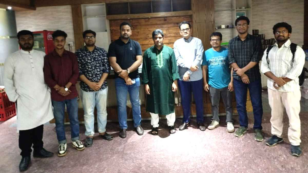 বিএসআরএফ সদস্যদের সাথে বাকৃবি প্রেসক্লাবের সৌজন্য সাক্ষাৎ