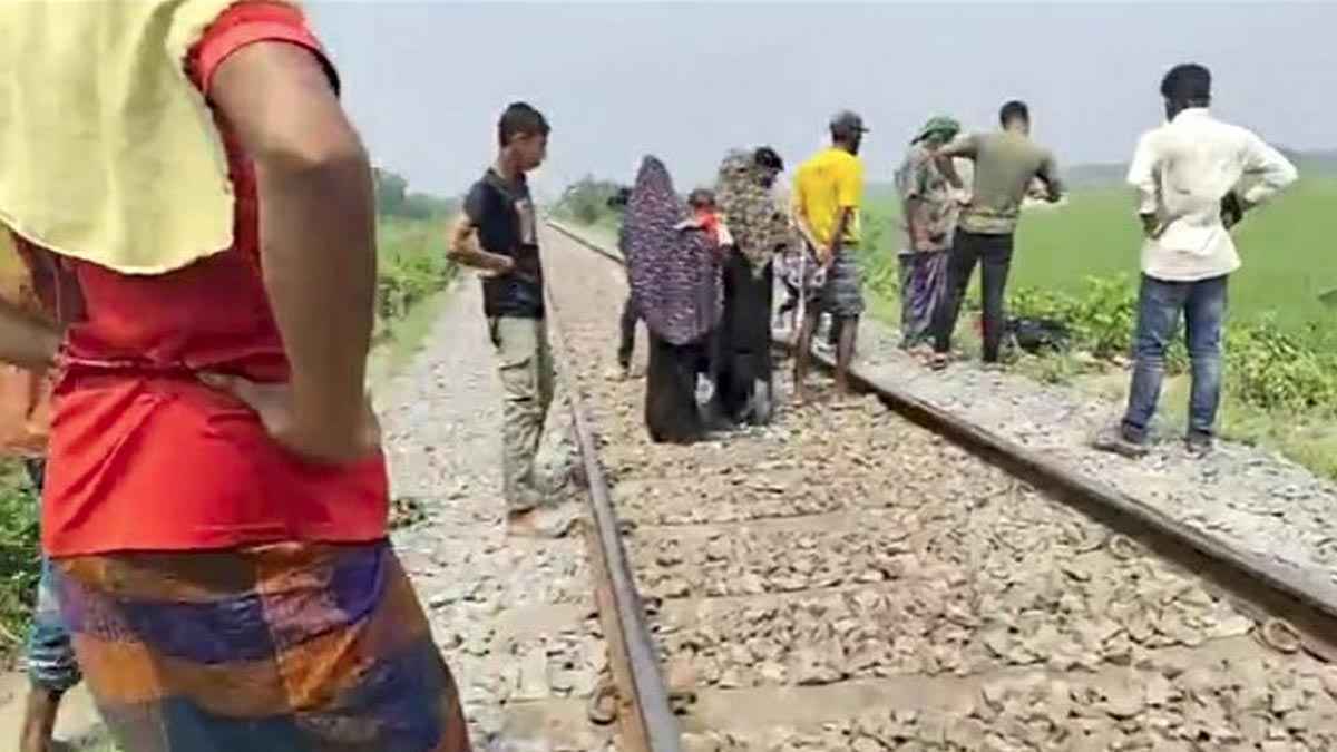 কালীগঞ্জে ট্রেনে কাটা পড়ে নারীর মৃত্যু