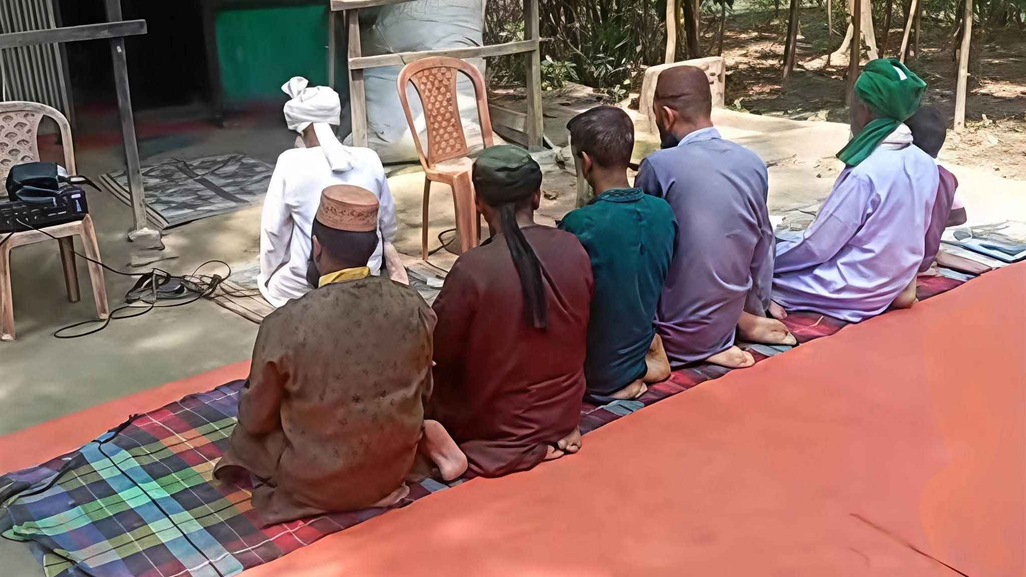 চাঁদপুরে আগাম ঈদ: হাজীগঞ্জে ৭ মুসল্লির জামায়াত অনুষ্ঠিত