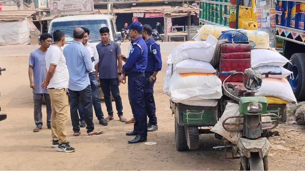 কালীগঞ্জে সার ব্যবসায়ীকে ৩০ হাজার টাকা জরিমানা