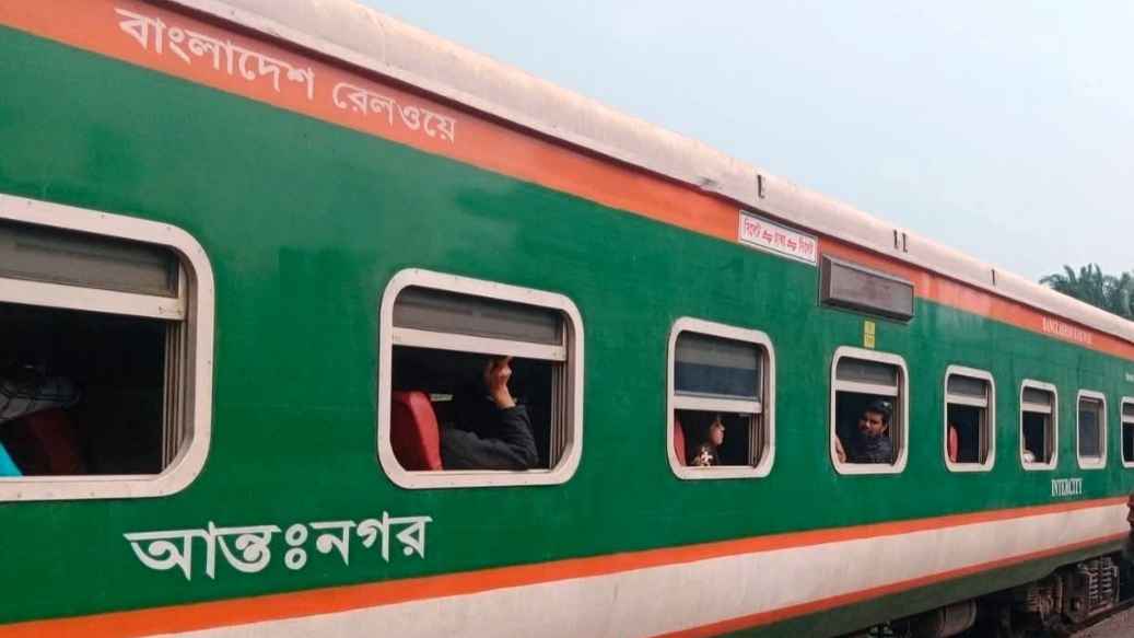 তিন ঘণ্টা পর সিলেটে ট্রেন চলাচল স্বাভাবিক