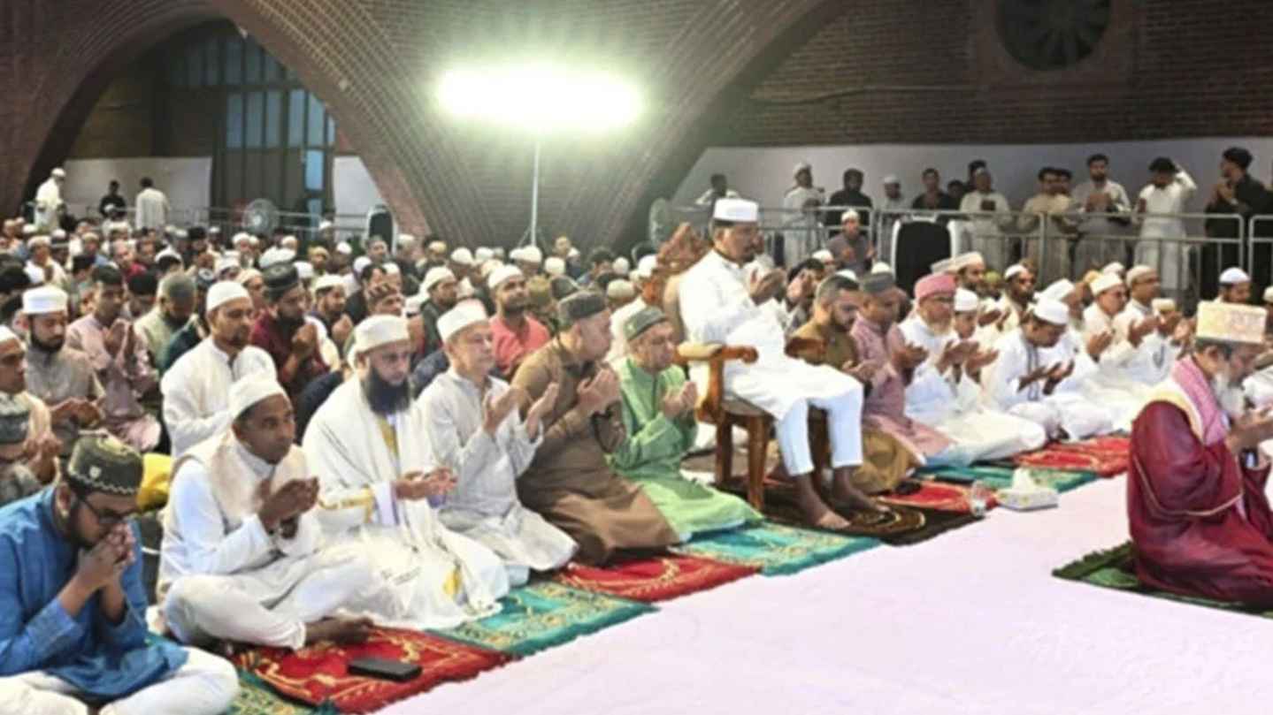 সংসদের দক্ষিণ প্লাজায় ঈদের জামাত অনুষ্ঠিত, প্রথমবার অংশ নিলেন নারীরা