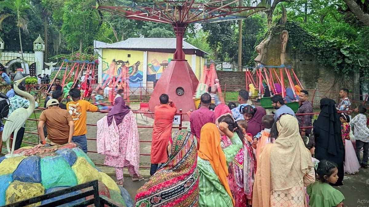 রংপুরের বিনোদন কেন্দ্রগুলোতে দর্শনার্থীদের ঢল