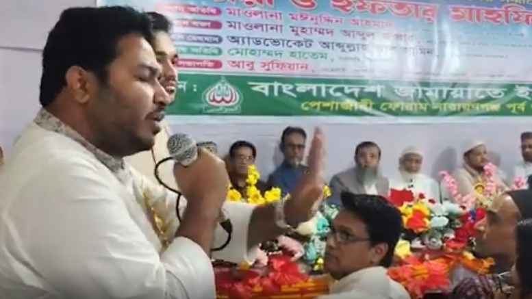 নারায়ণগঞ্জ- ৪ আসনের এনসিপির এমপিকে ঘেরাও করে বিক্ষোভ