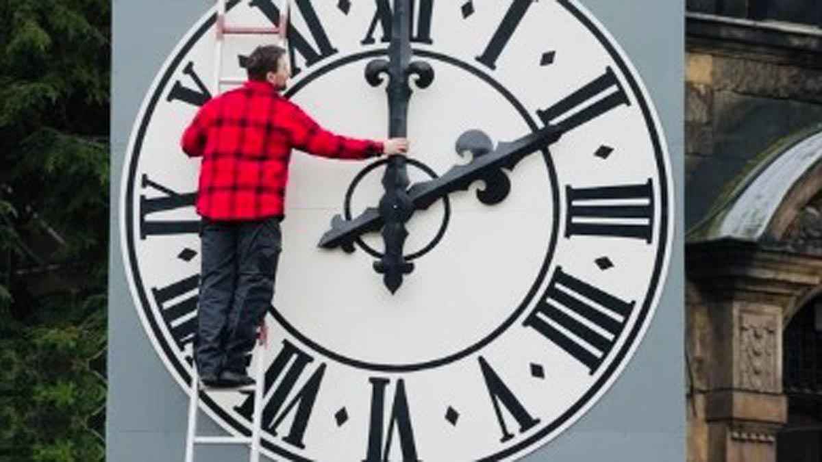 এক ঘণ্টা এগিয়ে ঘড়ি, ফ্রান্সে গ্রীষ্মকালীন সময়ের সূচনা