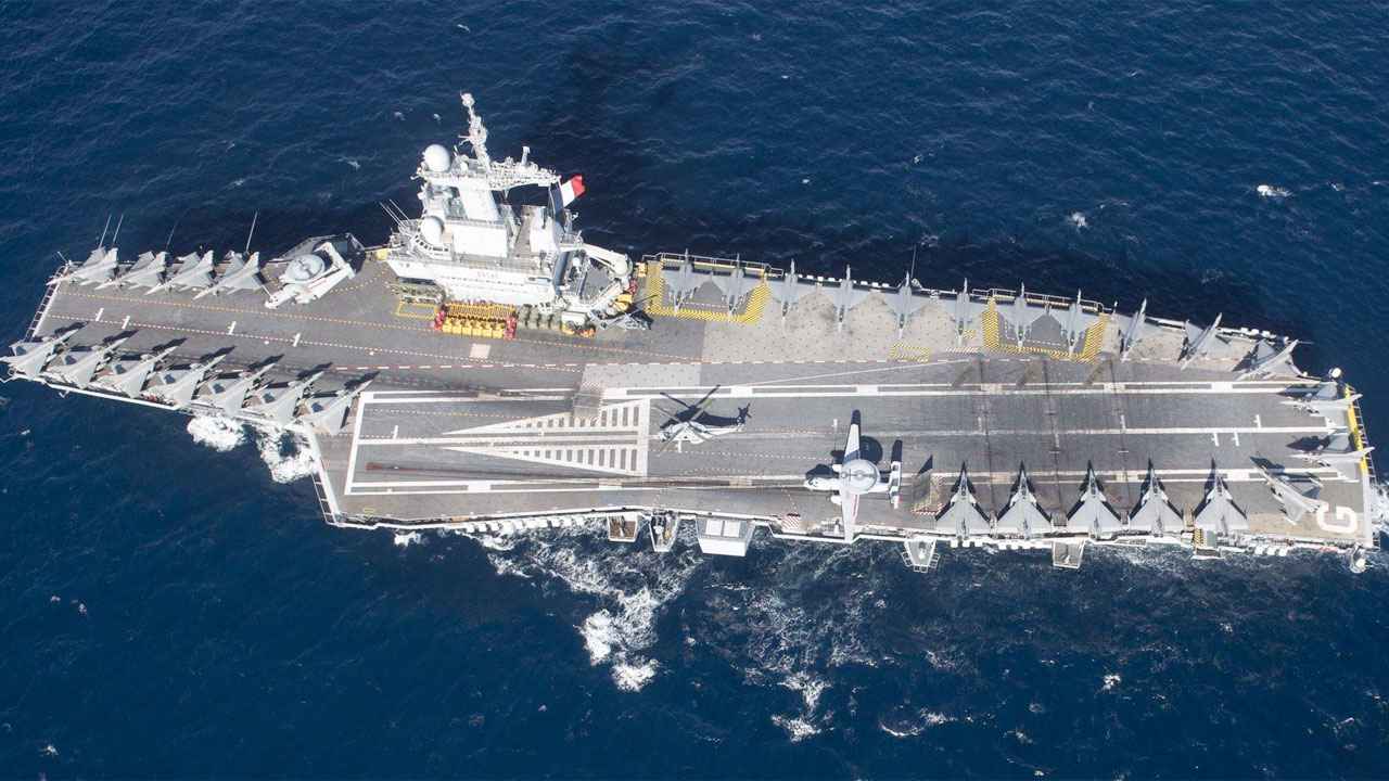 ফ্রান্স ভূমধ্যসাগরে পরমাণু শক্তিচালিত বিমানবাহী রণতরী পাঠাচ্ছে