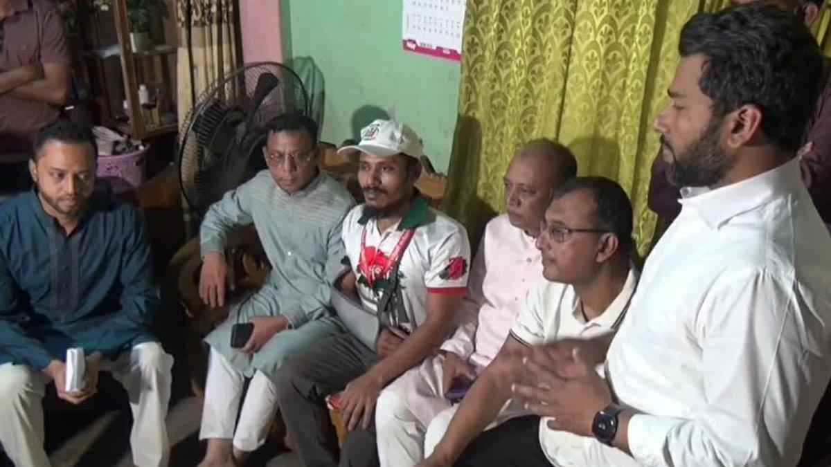 অসুস্থ জুলাই যোদ্ধা হোসেন আলীর পাশে ‘আমরা বিএনপি পরিবার’