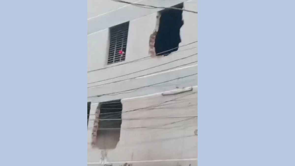 নওগাঁয় আ. লীগ কার্যালয়ে বাজল শেখ মুজিবের ভাষণ