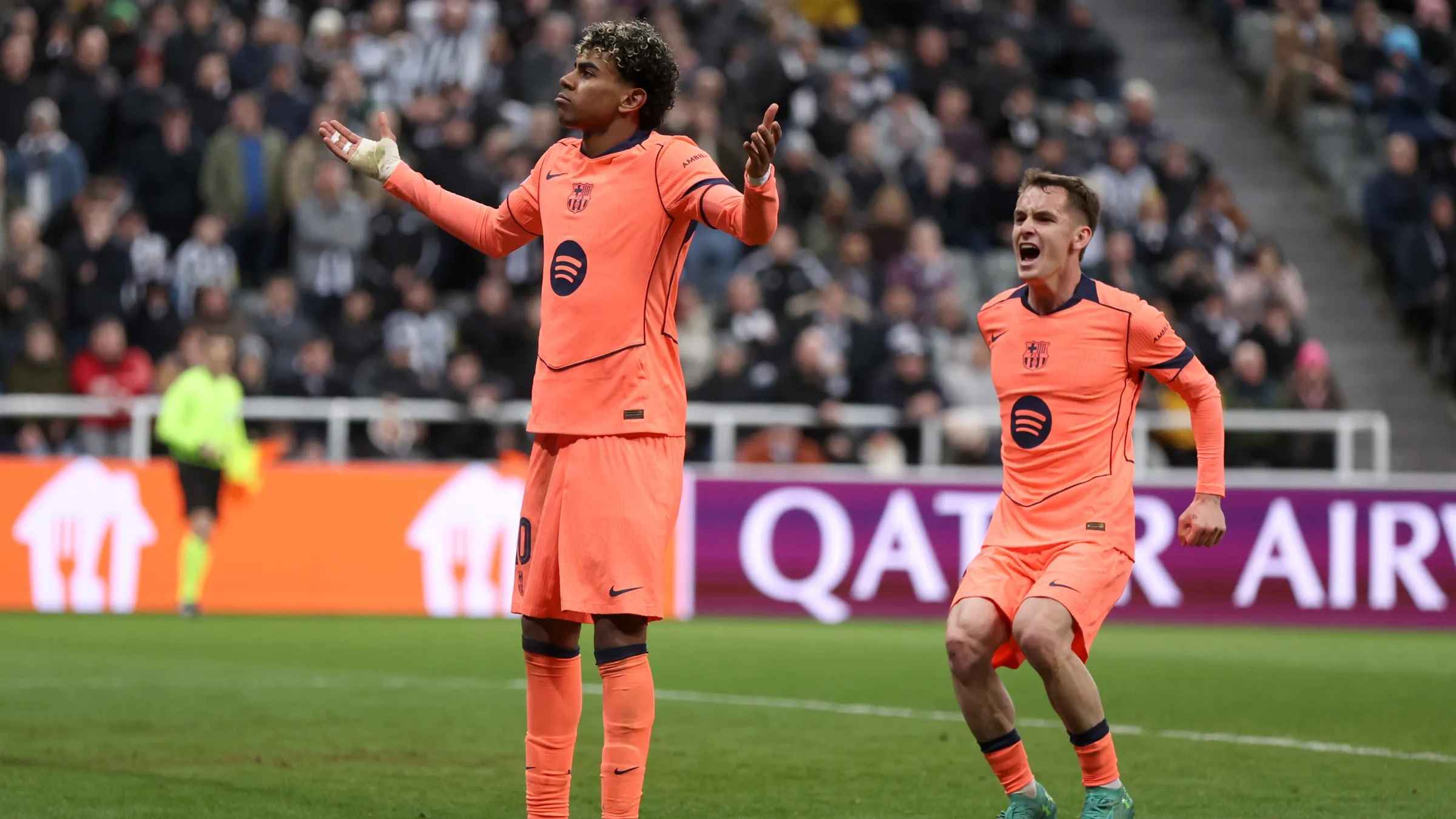 শেষ মুহূর্তে ইয়ামালের পেনাল্টি গোলে হার এড়াল বার্সেলোনা