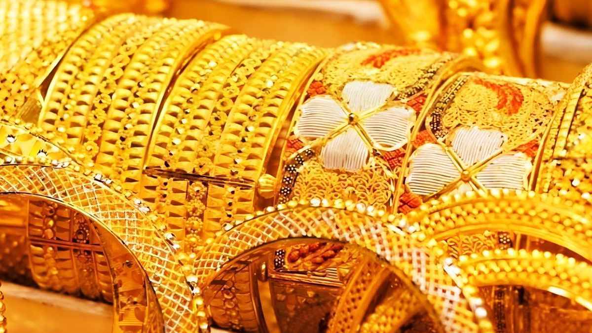 দেশে স্বর্ণের দামে ফের পতন, ভরিতে কমল ৩২৬৬ টাকা