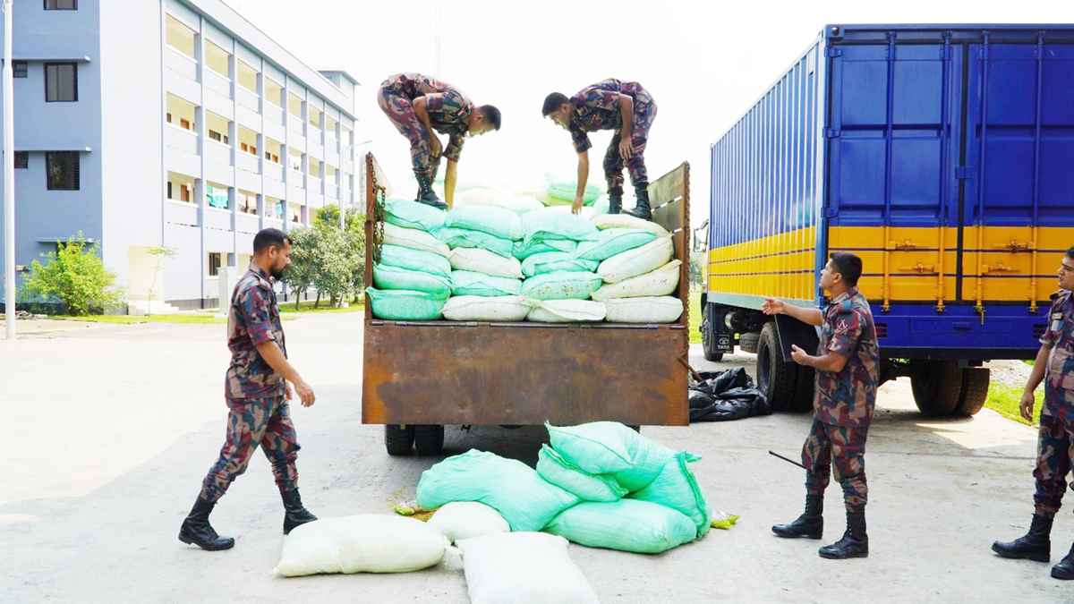 হবিগেঞ্জে ভারতীয় অবৈধ ফুচকা-কসমেটিকসসহ জিরা জব্দ