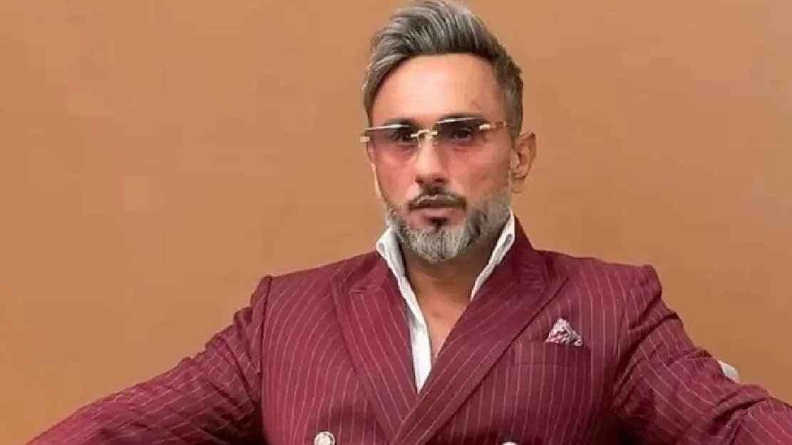 কনসার্টে অশ্রাব্য ভাষায় গালমন্দ হানি সিংয়ের নারী ভক্তের 